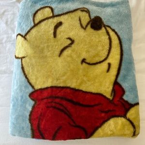 Queen size Disney Winnie the pooh blanket